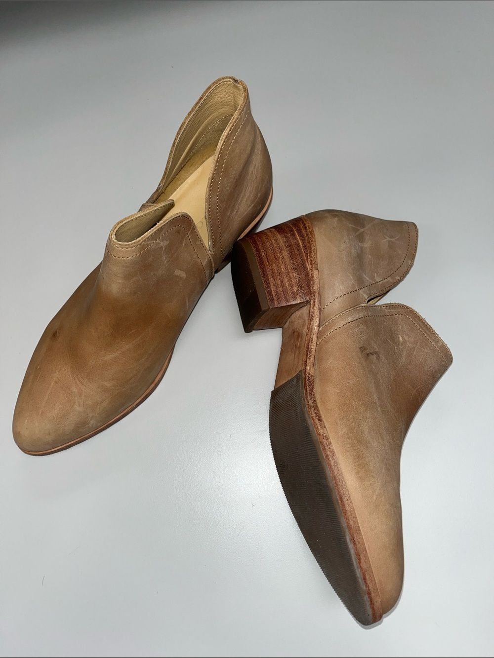 Nisolo Tan Leather Ankle Booties size 9